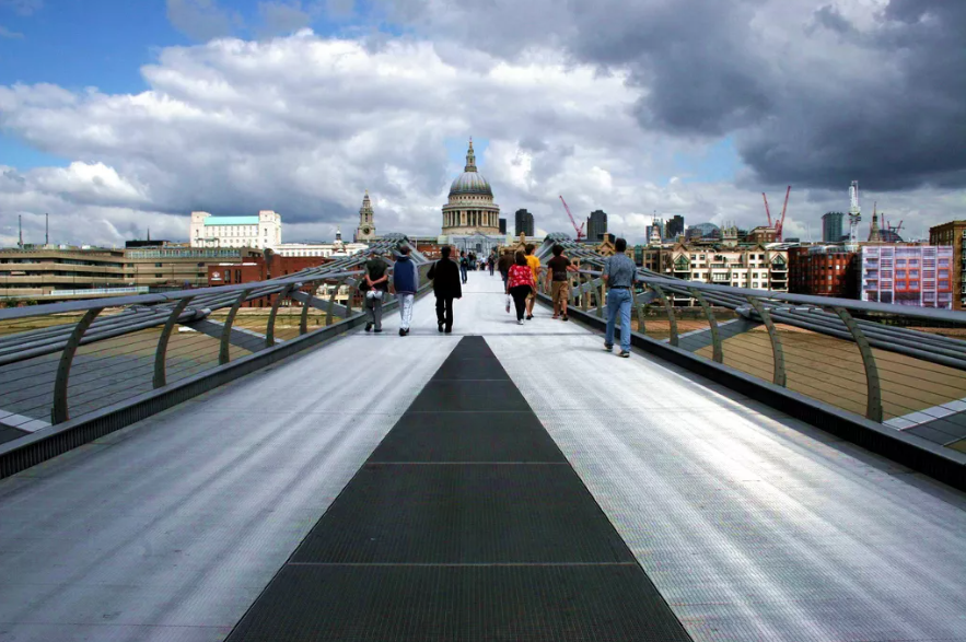 Millennium bridge - nature anodised aluminium profiles