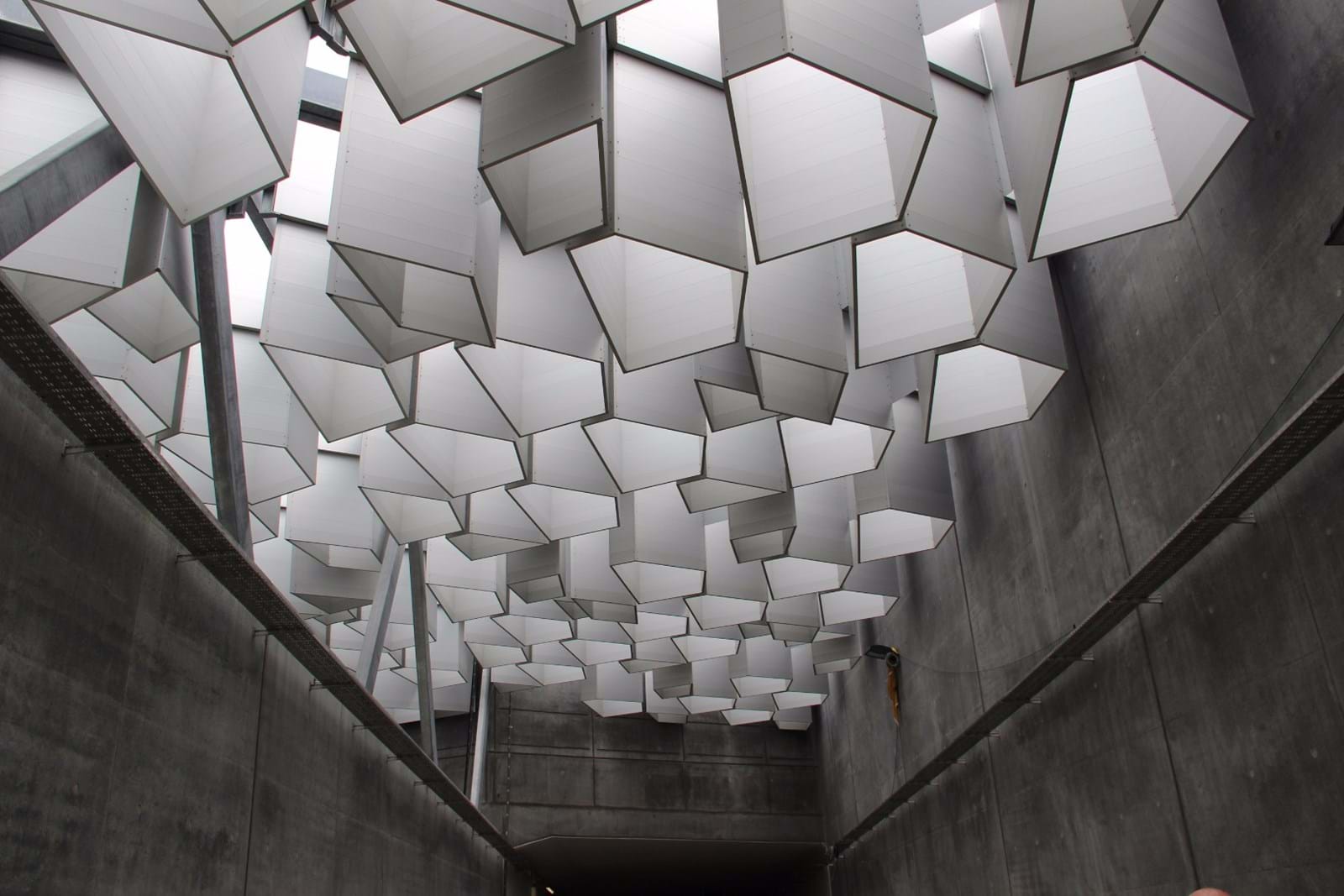 12,500 daylight sections made of special aluminium profiles -